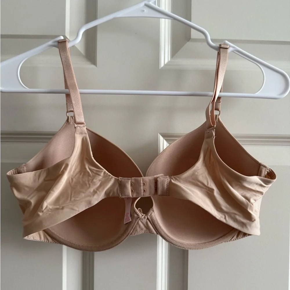 Victoria’s Secret Seamless Nude Bra 36D - Picture 2 of 4